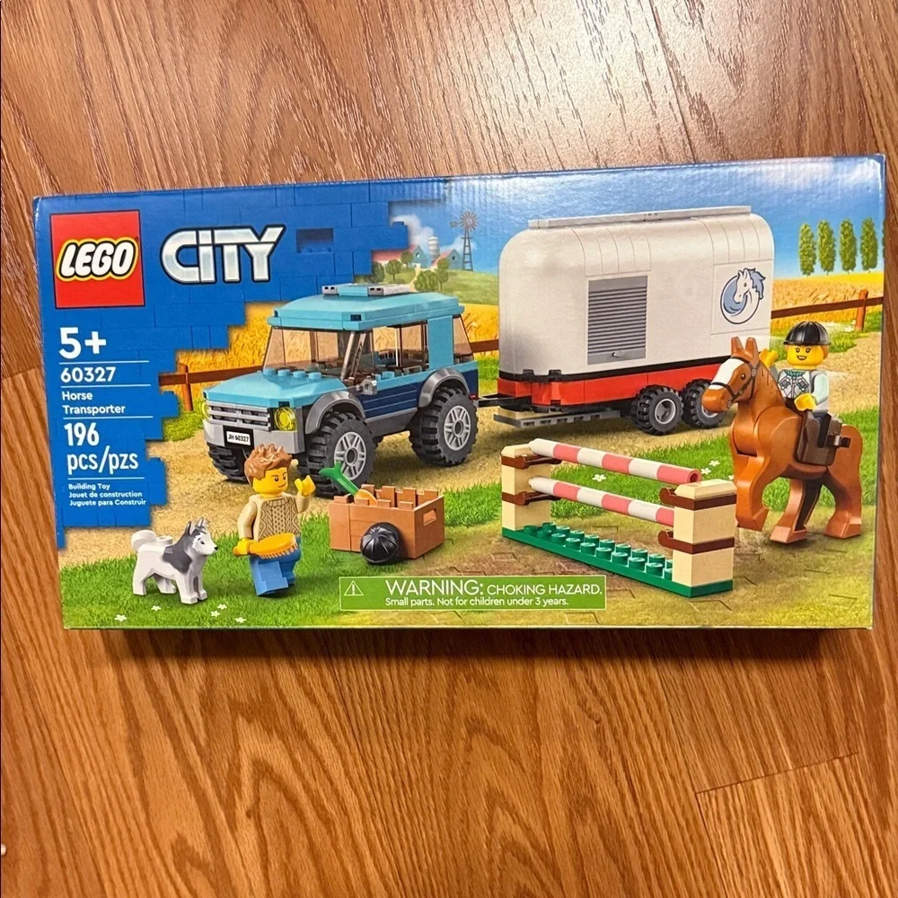 Lego city horse transporter set 60327 new in sealed box 196 pieces
